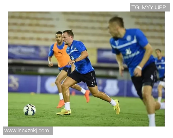 足球明星挖地道视频揭秘背后的故事与训练挑战 足球明星挖地道视频揭秘背后的故事与训练挑战